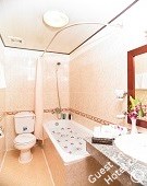 Hoang Lien Hotel Bathroom