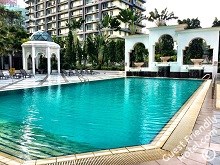 Istana Hotel Swimming pool
