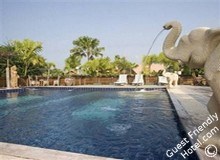 Inrawadee Resort Swimming pool