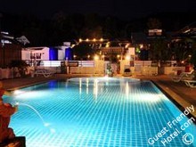 YK Patong Resort Swimming pool