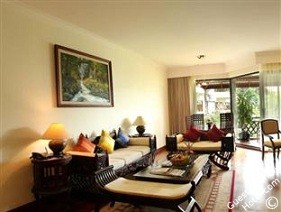 Grand Soluxe Angkor Palace Resort and Spa Suite Room